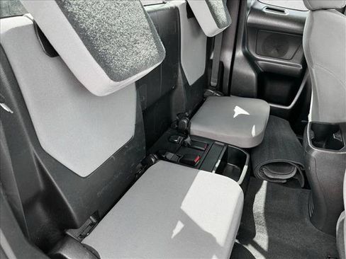 Used 2022 Toyota Tacoma SR w/ SX Package image 18