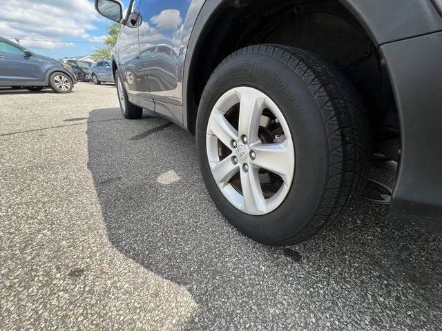 Used 2013 Toyota RAV4 XLE AWD/4WD image 22
