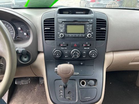 Used 2011 Kia Sedona LX image 11