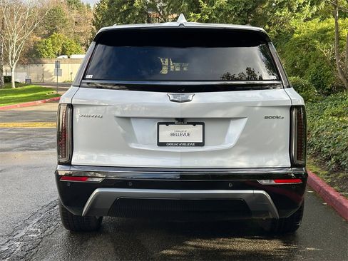 New 2026 Cadillac Vistiq Sport image 4