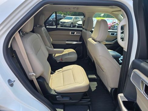 Used 2023 Ford Explorer Limited w/ Equipment Group 301A RWD image 13