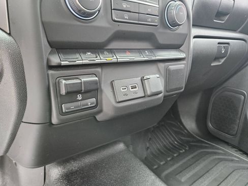 Used 2025 Chevrolet Silverado 1500 W/T w/ Trailering Package AWD/4WD image 18