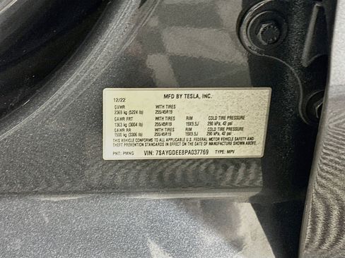 Used 2023 Tesla Model Y Long Range AWD/4WD image 12