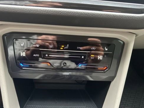 Used 2022 Volkswagen Tiguan SE image 20