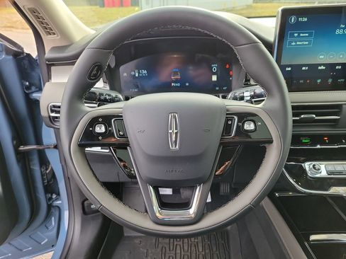 New 2026 Lincoln Corsair Premiere image 23