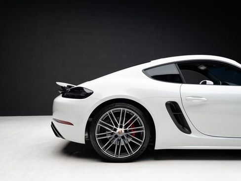 Used 2025 Porsche 718 Cayman GTS RWD image 36