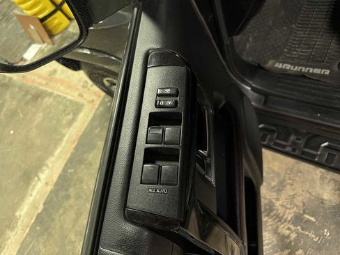 Used 2017 Toyota 4Runner TRD Off-Road image 23