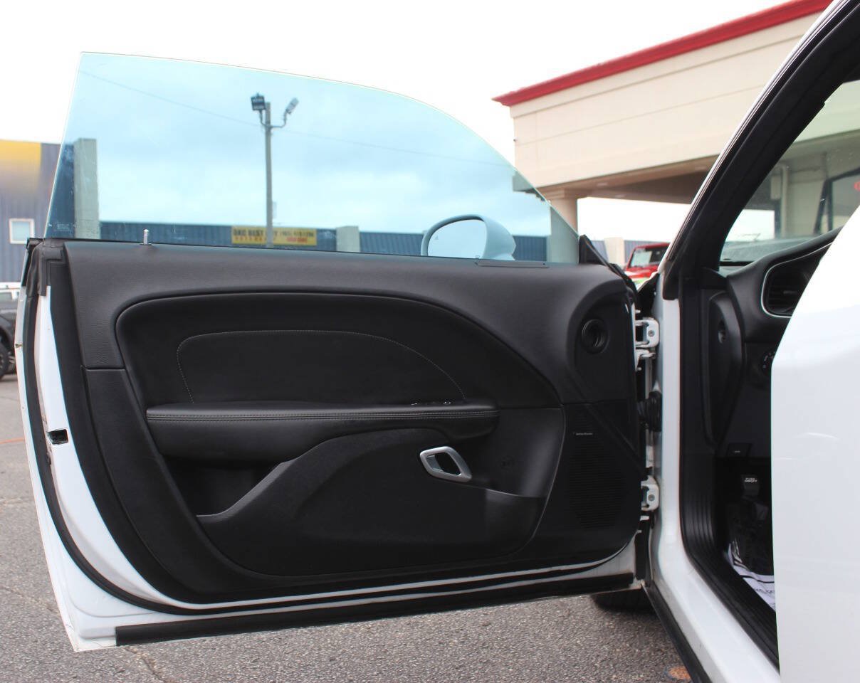 Used 2018 Dodge Challenger SXT Plus RWD image 13
