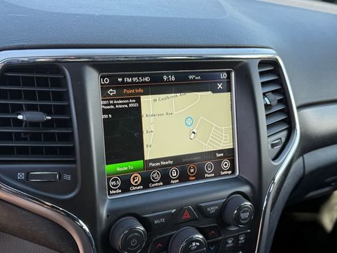 Used 2018 Jeep Grand Cherokee Altitude RWD image 16