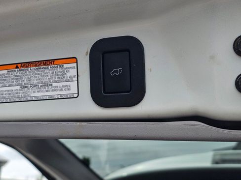 Used 2020 Toyota Sienna Limited FWD image 19