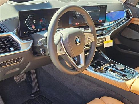 New 2026 BMW X7 xDrive40i image 3