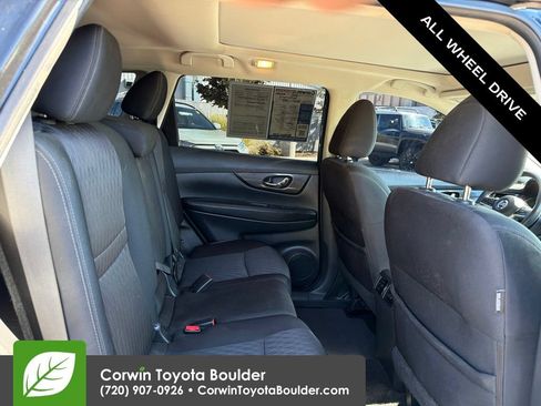 Used 2017 Nissan Rogue SV AWD/4WD image 15