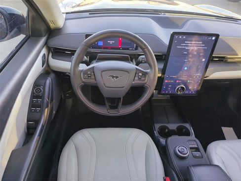 Used 2022 Ford Mustang Mach-E Premium image 17