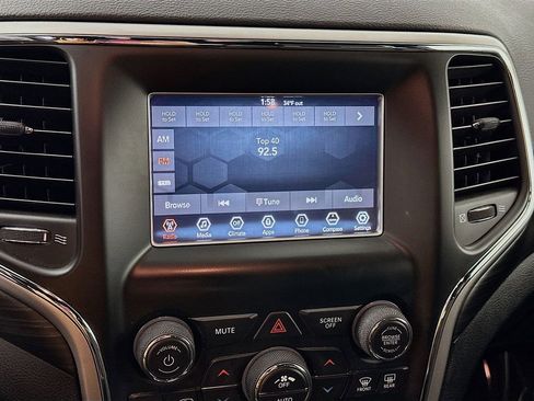 Used 2019 Jeep Grand Cherokee Laredo image 20