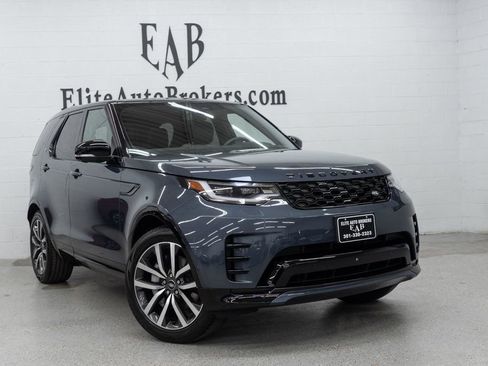 Used 2024 Land Rover Discovery Dynamic SE AWD/4WD image 6