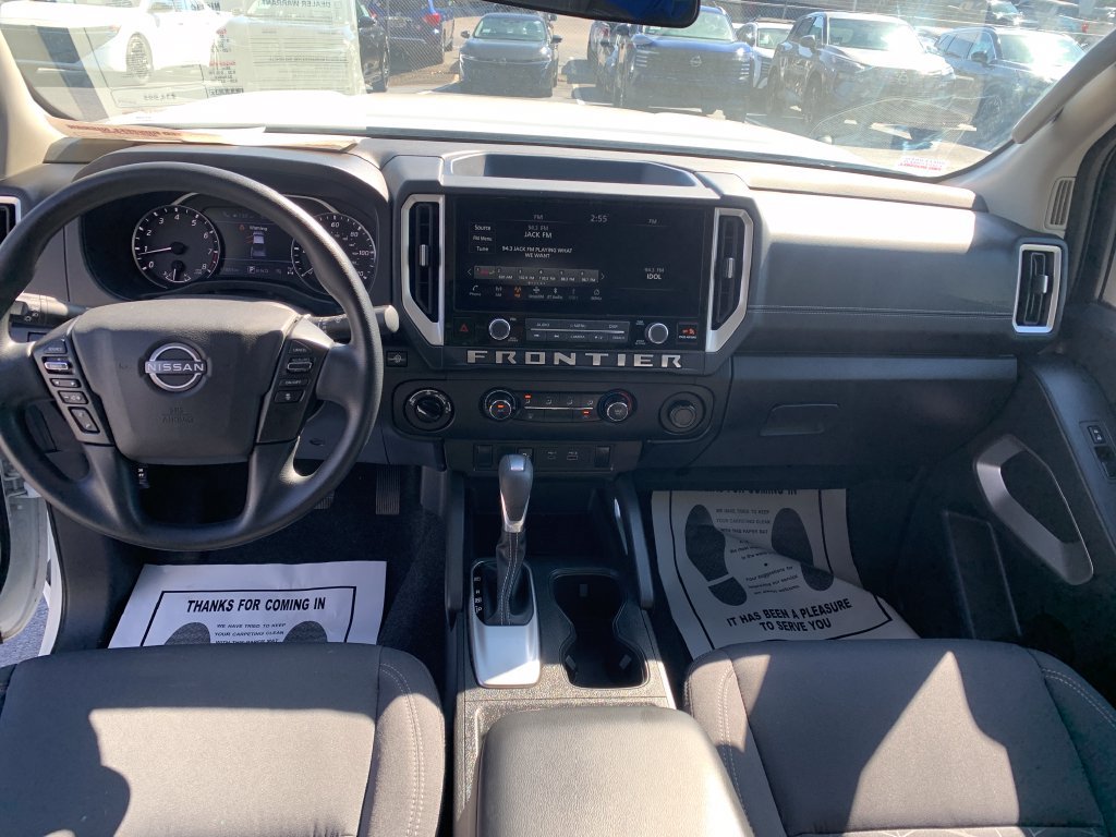 Used 2025 Nissan Frontier SV AWD/4WD image 21