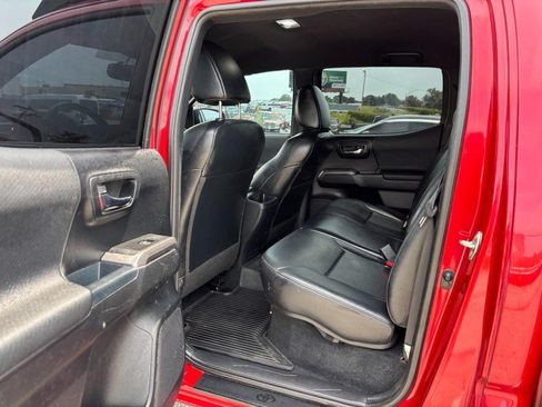 Used 2017 Toyota Tacoma TRD Pro AWD/4WD image 13