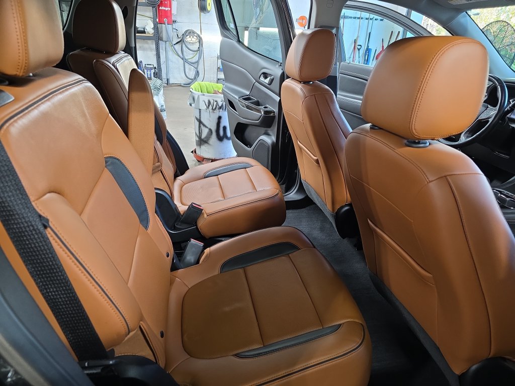 Used 2020 GMC Acadia AT4 w/ Driver Alert Package II AWD/4WD image 13