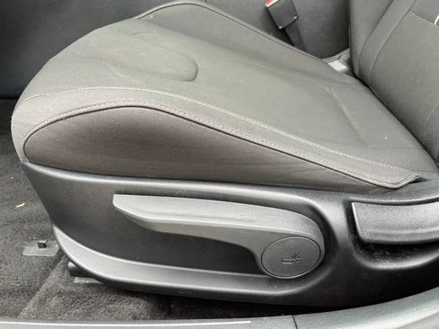 Used 2025 Hyundai Elantra SEL FWD image 10