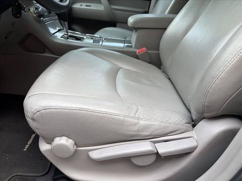 Used 2013 Toyota Highlander FWD image 13
