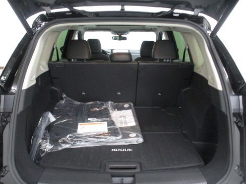 New 2026 Nissan Rogue Platinum AWD/4WD image 11
