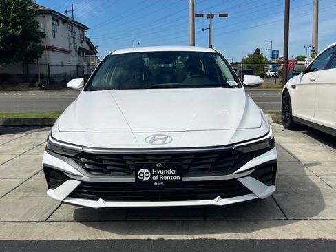 New 2026 Hyundai Elantra SE FWD image 4