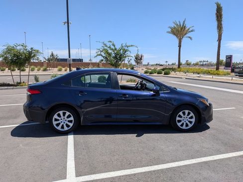 Used 2023 Toyota Corolla LE image 4