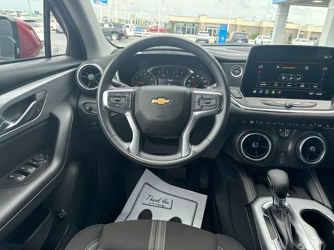 Used 2024 Chevrolet Blazer LT w/ Convenience Package FWD image 17