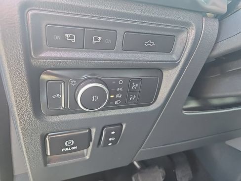 Used 2022 Ford F150 Lariat AWD/4WD image 14