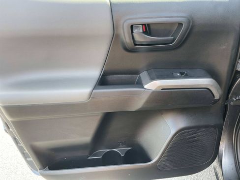 Used 2021 Toyota Tacoma SR5 RWD image 11