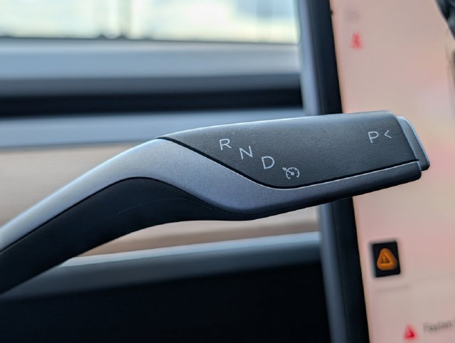 Used 2025 Tesla Model Y Long Range AWD/4WD image 16
