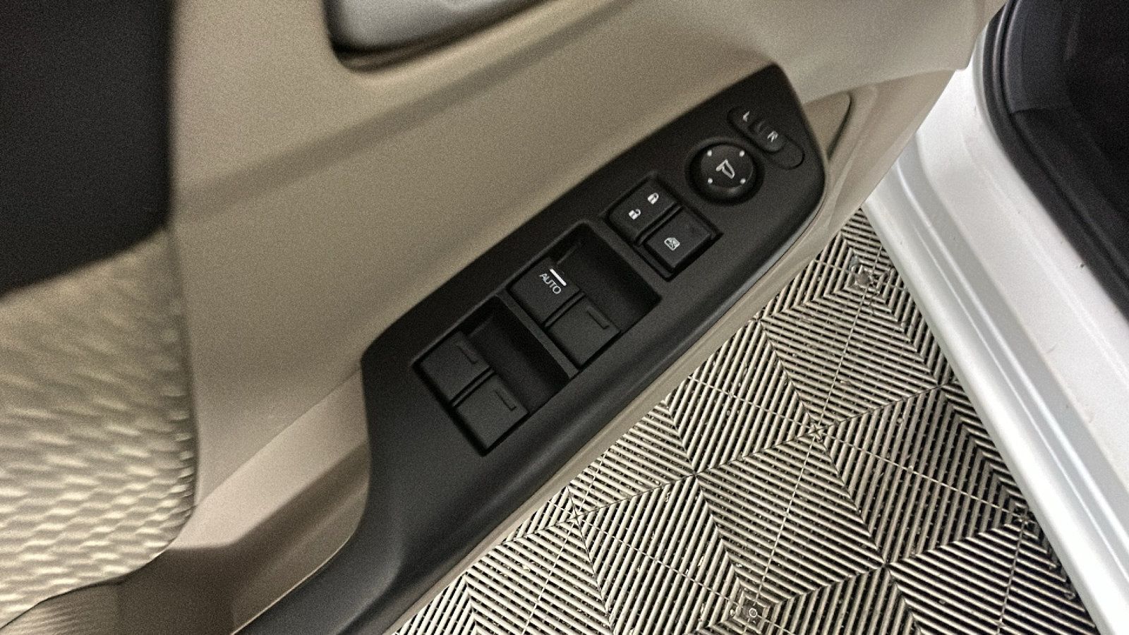 Used 2015 Honda Civic LX image 11