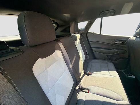 Used 2024 Chevrolet Trax RS FWD image 24