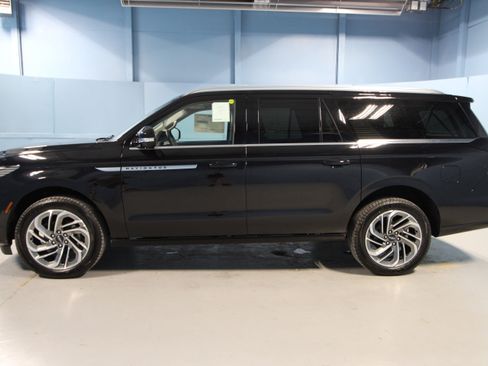 New 2025 Lincoln Navigator L Reserve AWD/4WD image 34