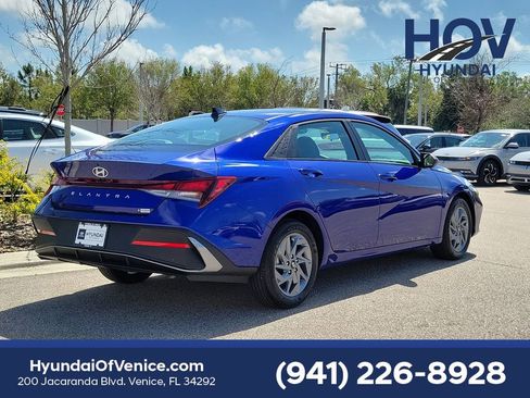 Certified 2024 Hyundai Elantra SEL FWD image 7