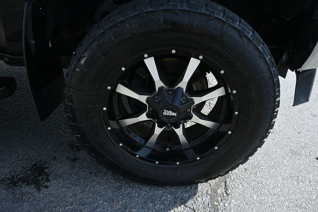 Used 2017 Ford F350 Lariat AWD/4WD image 24
