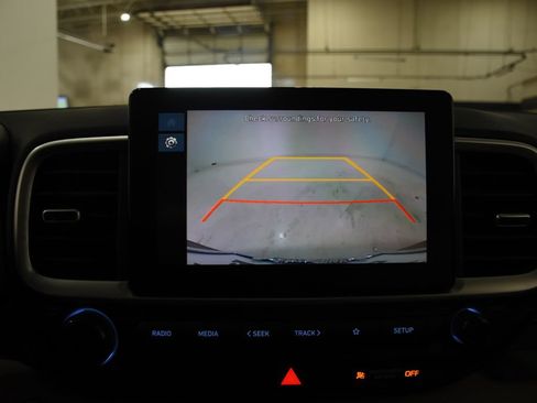 Certified 2025 Hyundai Venue SEL FWD image 23