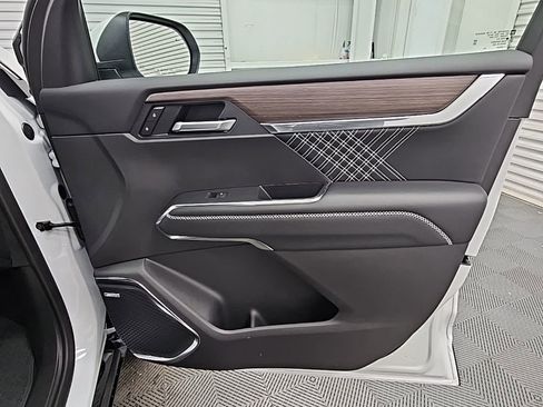 New 2026 GMC Acadia Denali w/ Super Cruise Package image 44