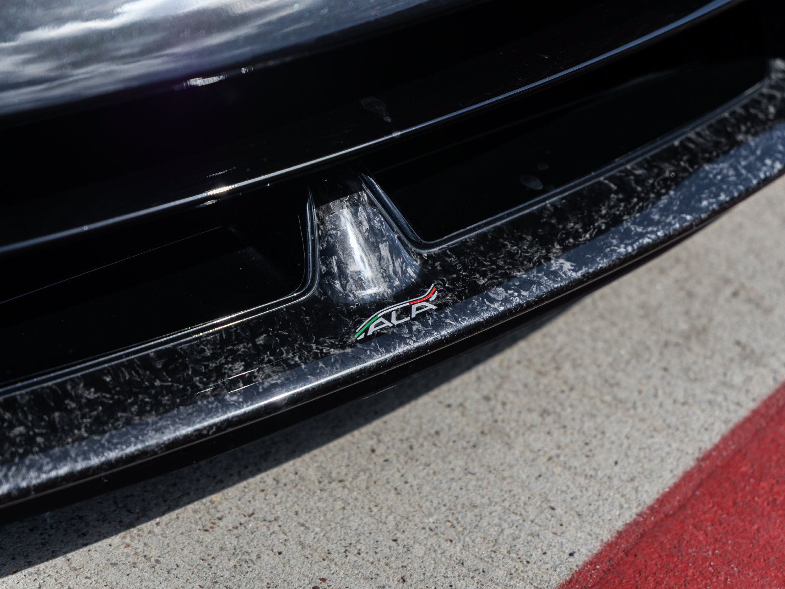 Used 2019 Lamborghini Huracan Performante AWD/4WD image 22