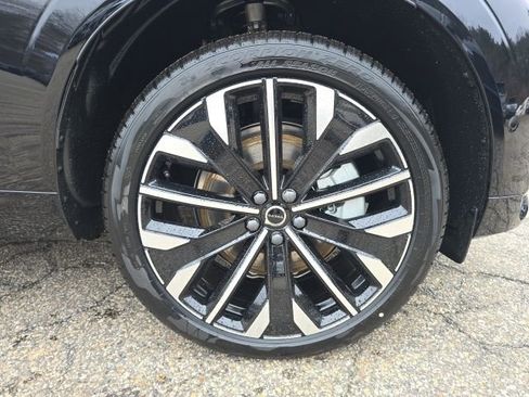 New 2026 Volvo XC60 T8 Ultra w/ Protection Package Premier AWD/4WD image 9