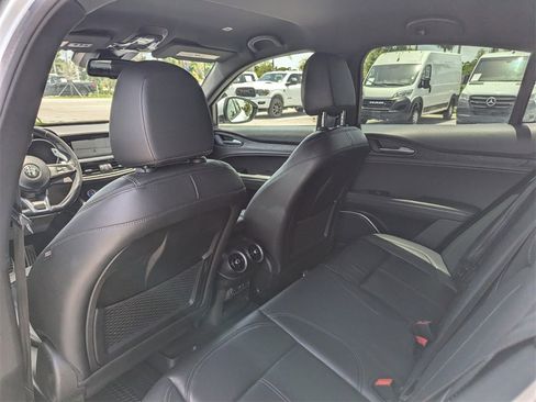 Used 2022 Alfa Romeo Stelvio Sprint image 19