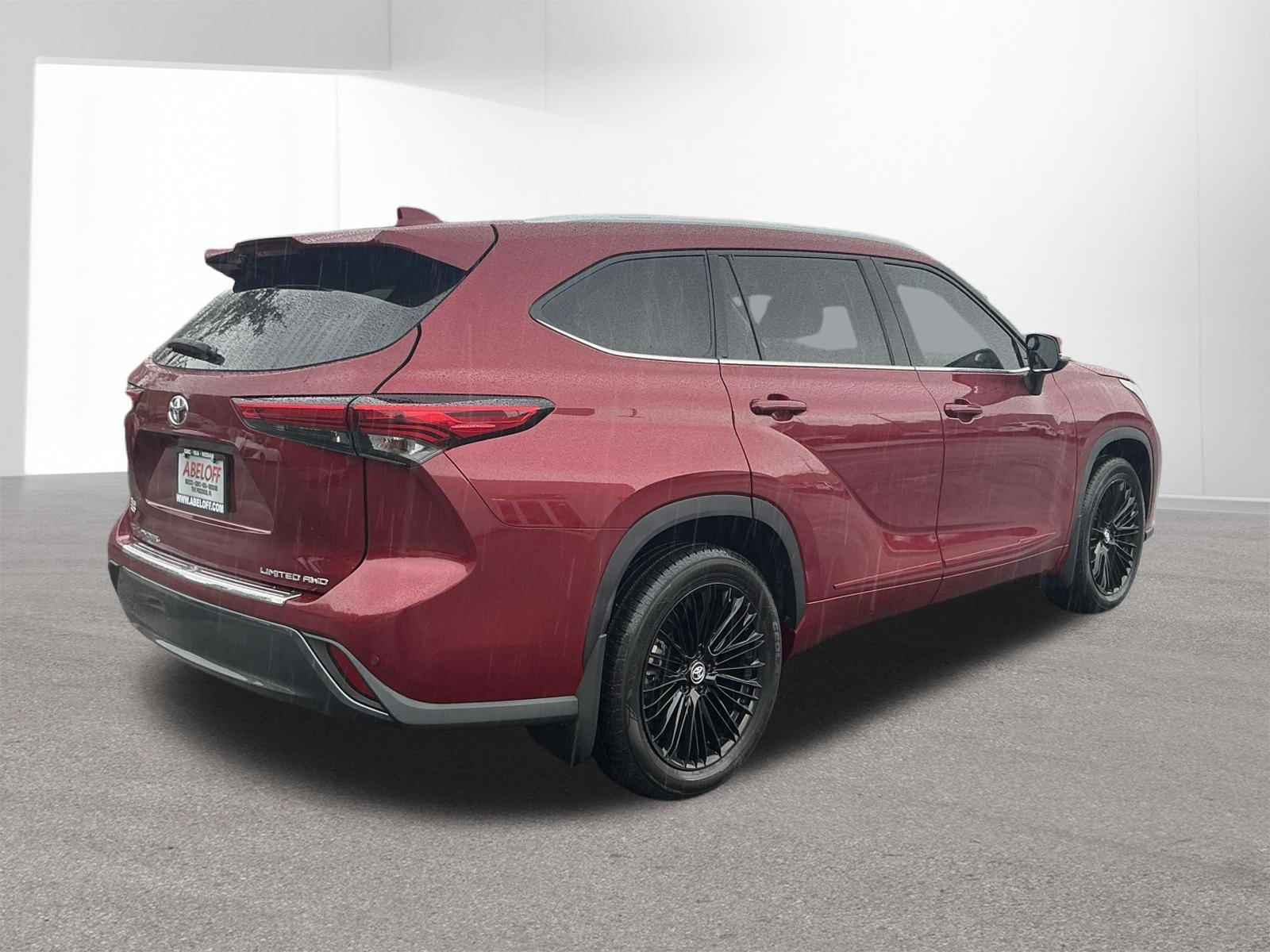 Used 2021 Toyota Highlander Limited AWD/4WD image 3