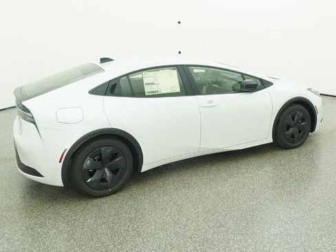 New 2026 Toyota Prius SE image 10