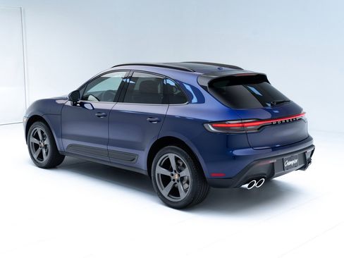 Certified 2024 Porsche Macan AWD/4WD image 2