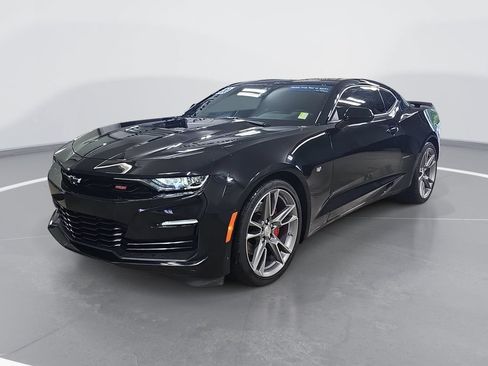 Used 2020 Chevrolet Camaro SS RWD image 9