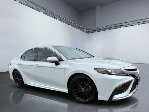 Used 2022 Toyota Camry XSE AWD/4WD image 9