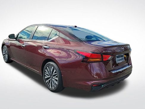 Used 2023 Nissan Altima 2.5 SV image 3