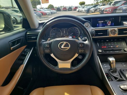Used 2018 Lexus IS 300 w/ Premium Package RWD image 17