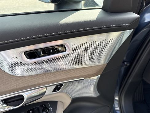 New 2026 Volvo XC90 B6 Ultra w/ Lounge Package image 12