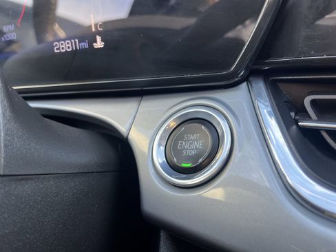 Certified 2025 Chevrolet Trax LT w/ LT Convenience Package image 16